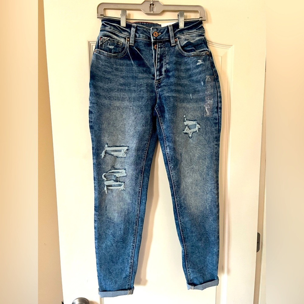 New! Edgely by Maurice’s Women's Medium Wash Distressed Jeans Size 2 Short